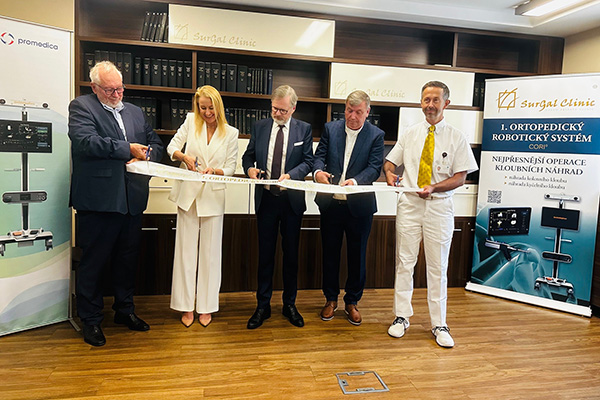 1. robotický ortopedický asistent v ČR